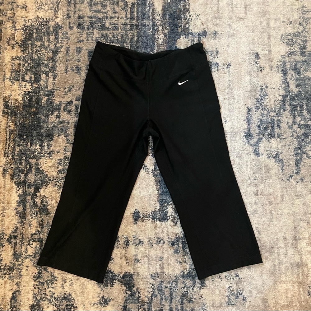 Nike FIT DRY Capri Leggings